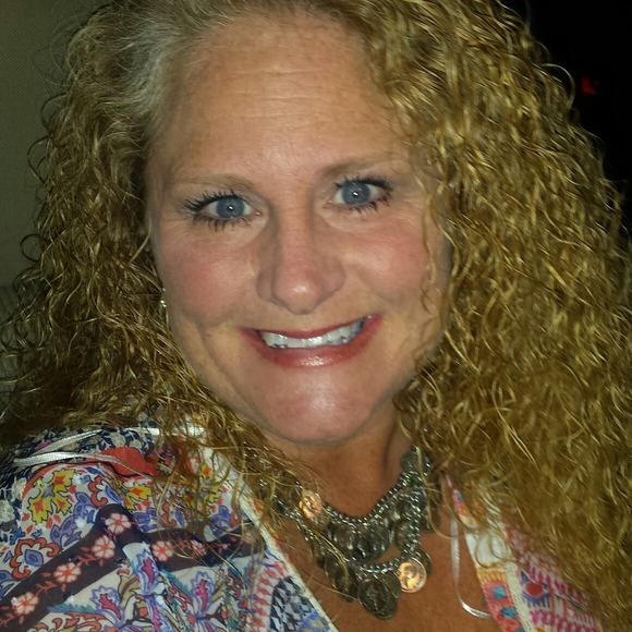 Meet your Posher, Kelly - Picture 1 of 1